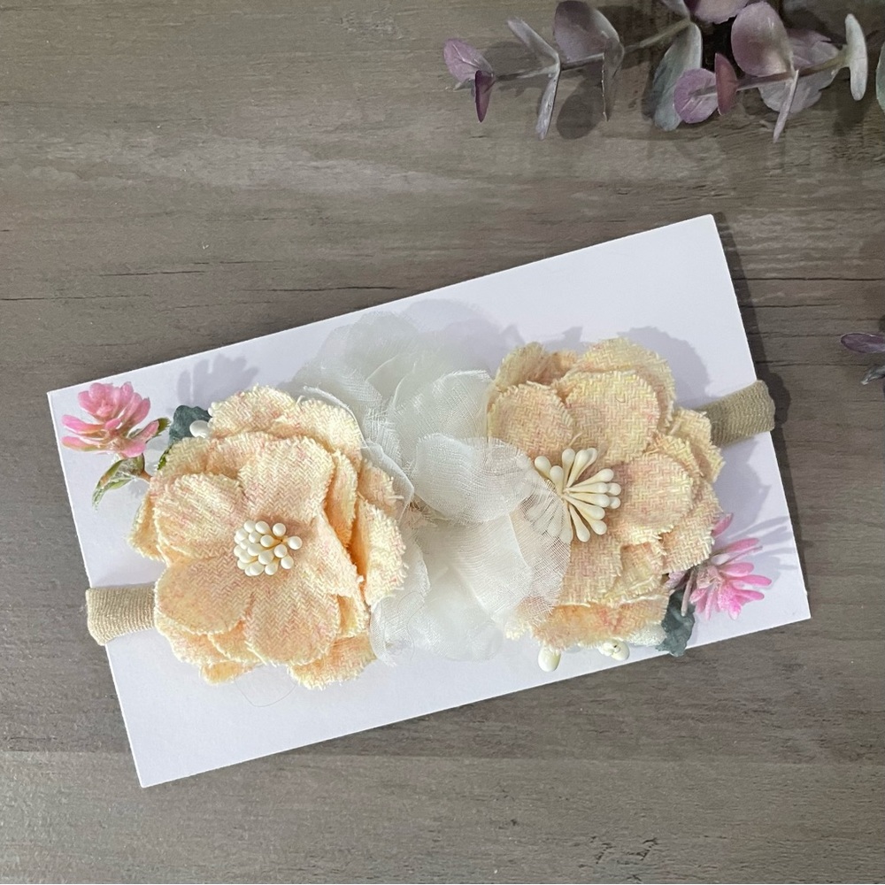 3/$20 🔷 Neutral Cream & White Baby Girls Flower Headband